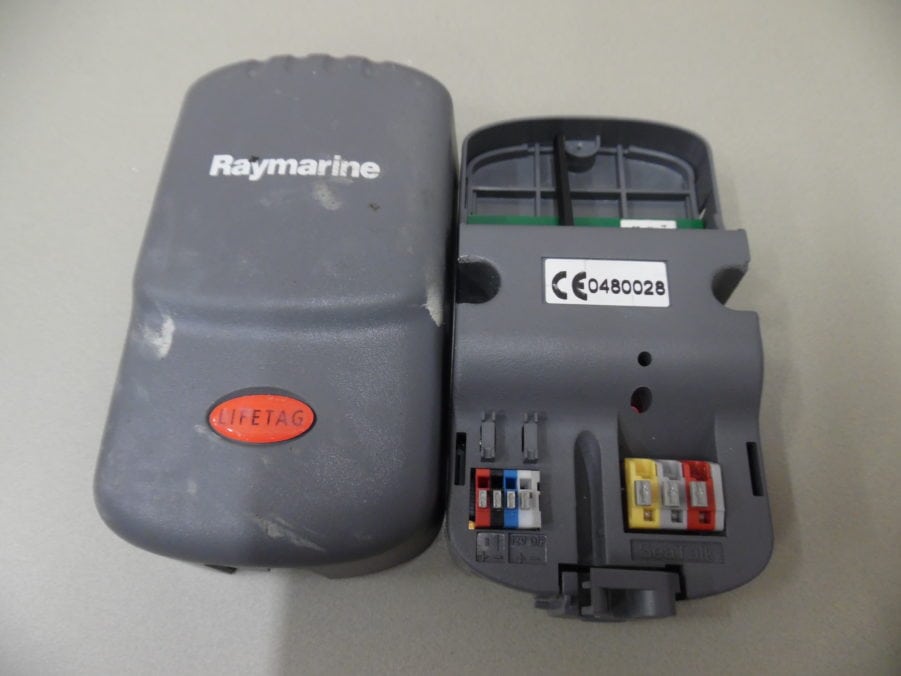Raymarine Lifetag MOB Base Station + 4 Tags Parts Only - AS IS NO RETURNS - Image 2