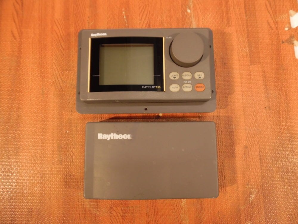 RAYMARINE AUTOHELM RAYTHEON ST80 COMPASS INSTRUMENT DISPLAY A22018