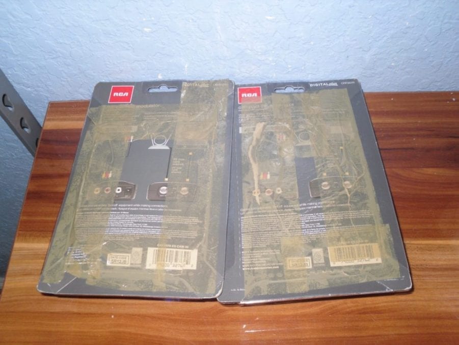 RCA LOT OF 2 Compact RF Modulator - CRF907R - NEW OPEN BOX, MISSING ONE ADAPTER - Image 3