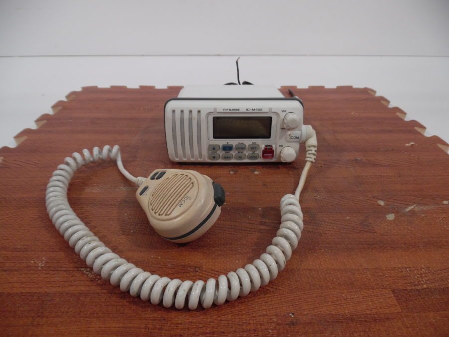Icom IC-M422 White VHF Marine Transceiver w/ Attached Mic - Good Cond