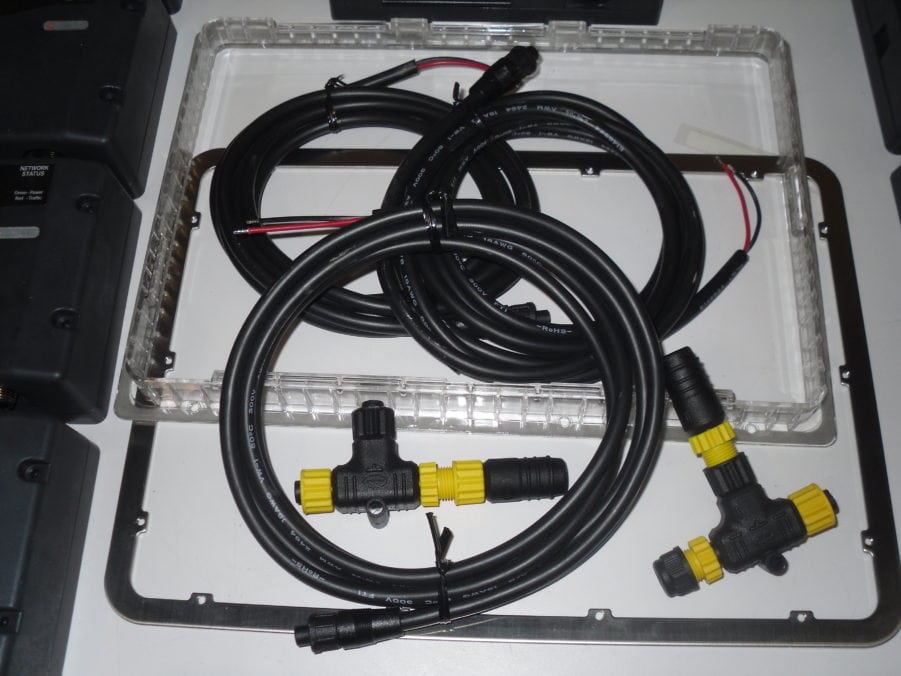 FourWay Swivel Antenna Mount Rectangle Base 4 Way Max Marine