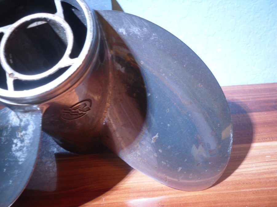 Mercury Enertia Eco 16" X 17p Right Hand Rotation Standard Prop Propeller - Image 10