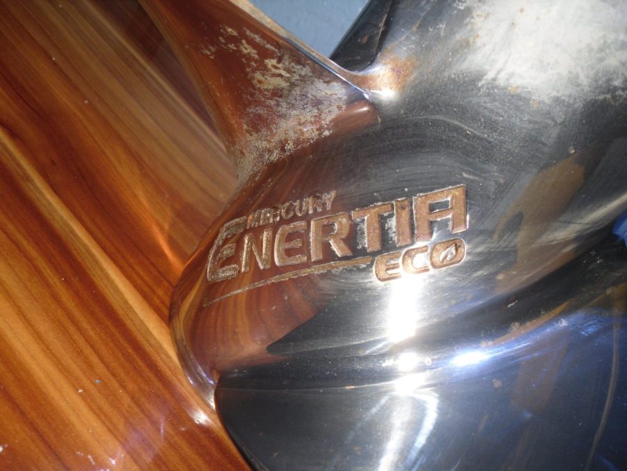 Mercury Enertia Eco 16" X 17p Right Hand Rotation Standard Prop Propeller - Image 3