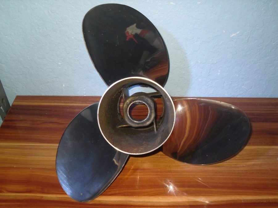 Mercury Enertia Eco 16" X 17p Right Hand Rotation Standard Prop Propeller