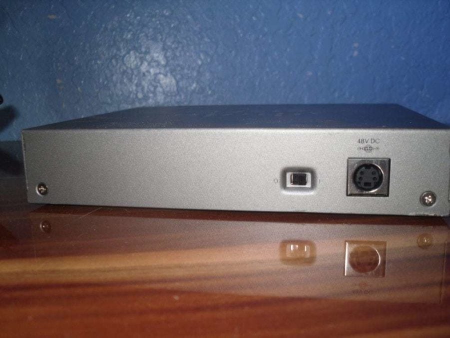 Cisco SF100D-08P Desktop Switch PoE 8 Port 10/100 with AC Adapter - Image 2