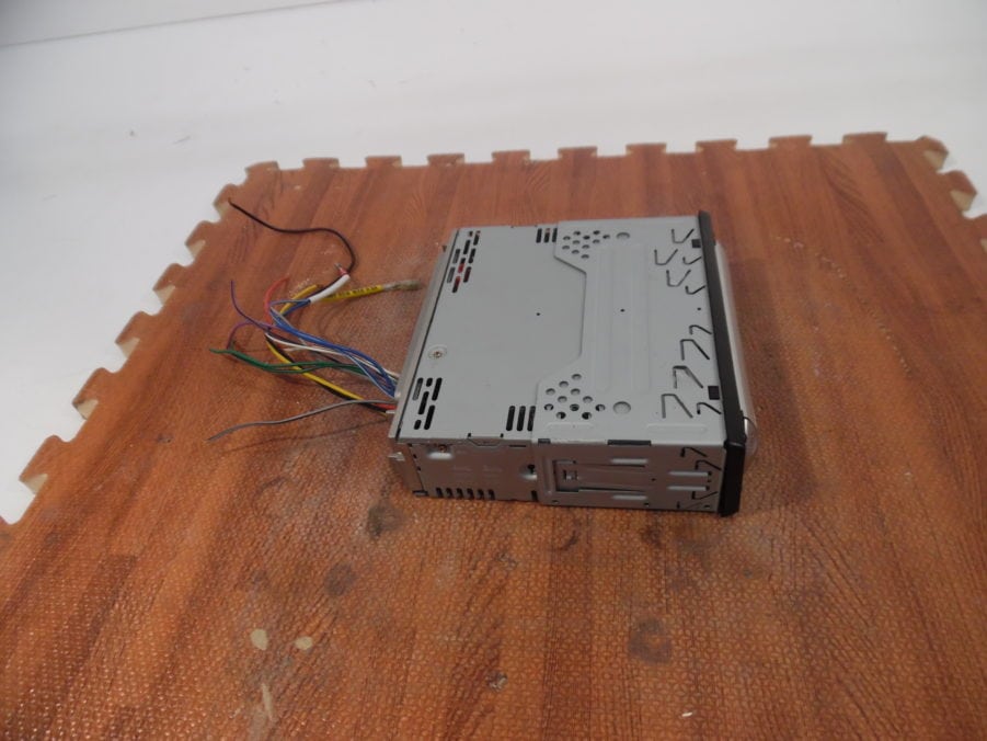 Sony Xplod CDX-R3300 Single Din Radio-90 Days Warranty - Great Condition - Image 5