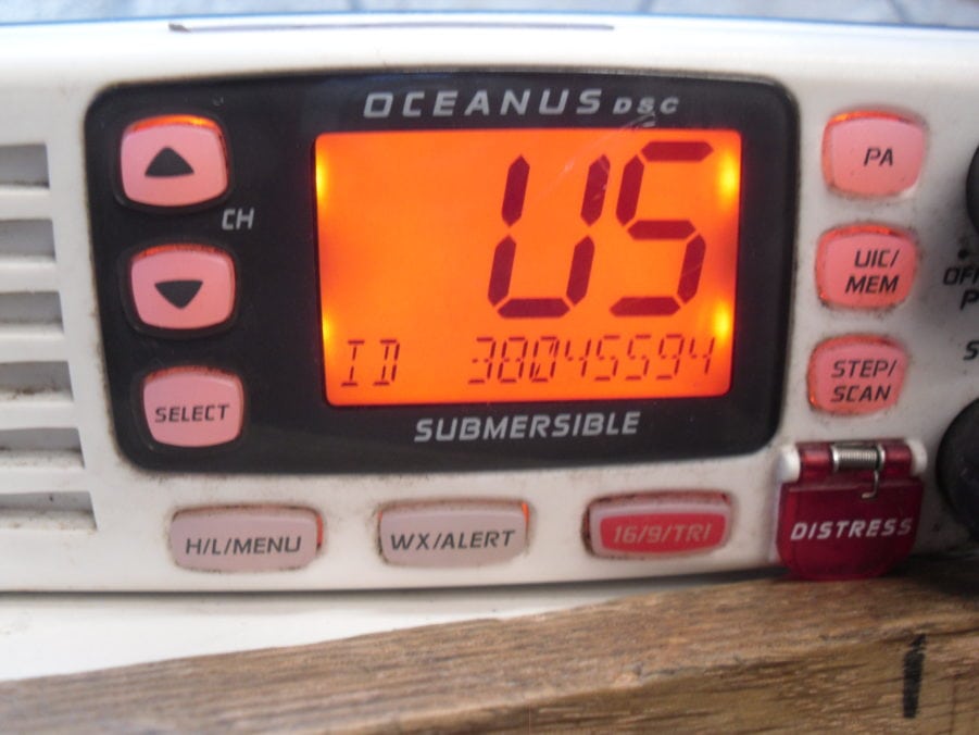 Uniden Oceanus DSC VHF Radio w/ Microphone - Tested Good - 90 Day Warranty - Image 7
