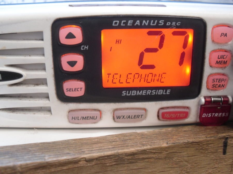 Uniden Oceanus DSC VHF Radio w/ Microphone - Tested Good - 90 Day Warranty - Image 8