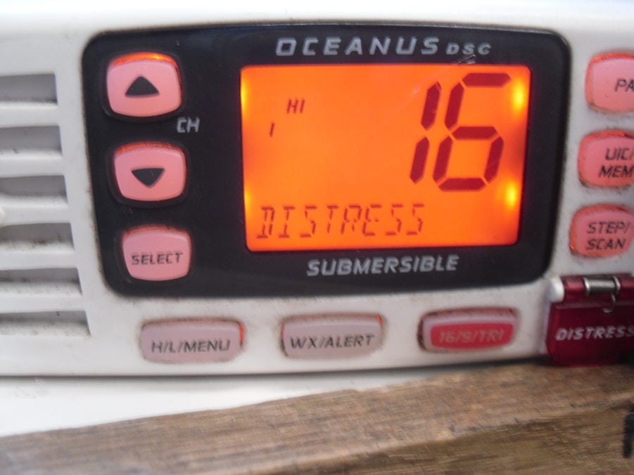 Uniden Oceanus DSC VHF Radio w/ Microphone - Tested Good - 90 Day Warranty - Image 9