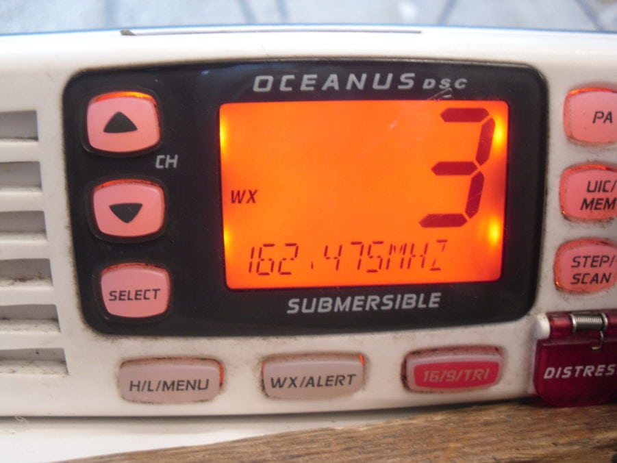 Uniden Oceanus DSC VHF Radio w/ Microphone - Tested Good - 90 Day Warranty - Image 10