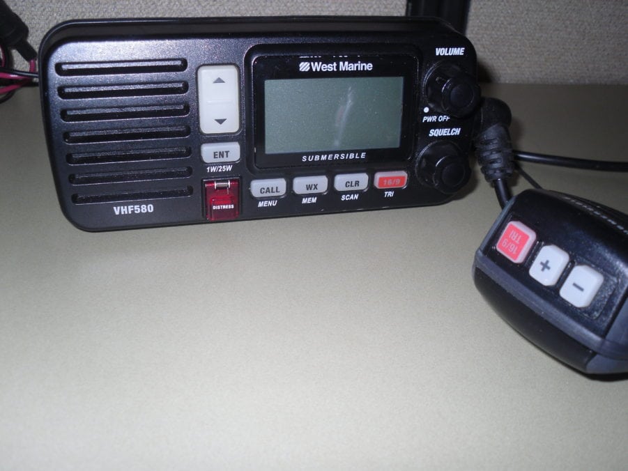 West Marine VHF580 580 VHF Radio Transceiver w/ Mic - Tested - Great Condition - Image 2