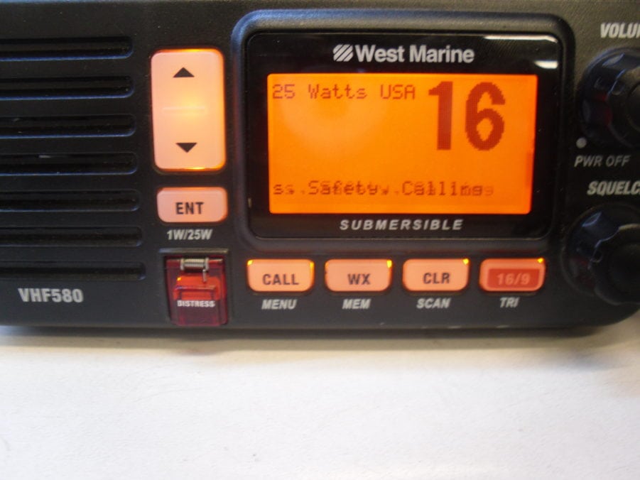 West Marine VHF580 580 VHF Radio Transceiver w/ Mic - Tested - Great Condition - Image 7