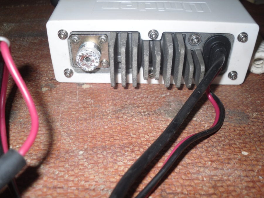 Uniden UM380 VHF Marine Radio Transceiver w/ Microphone - Tested Good