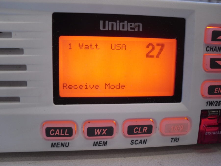 Uniden UM380 VHF Marine Radio Transceiver w/ Microphone - Tested Good