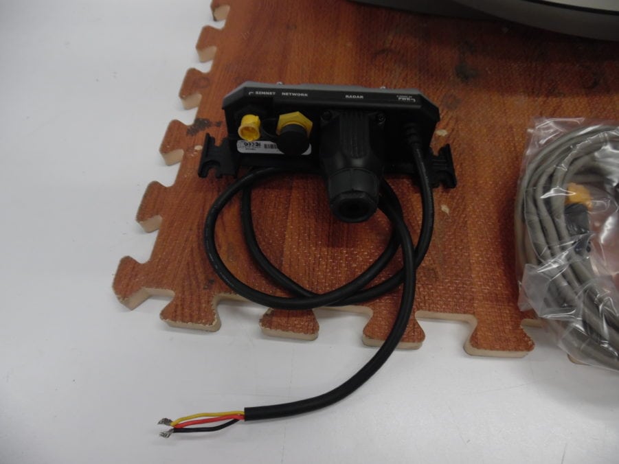 Simrad/Lowrance/B&G/Navico Broadband 4G Radar Dome w Cables & RI10 - Good Cond - Image 12