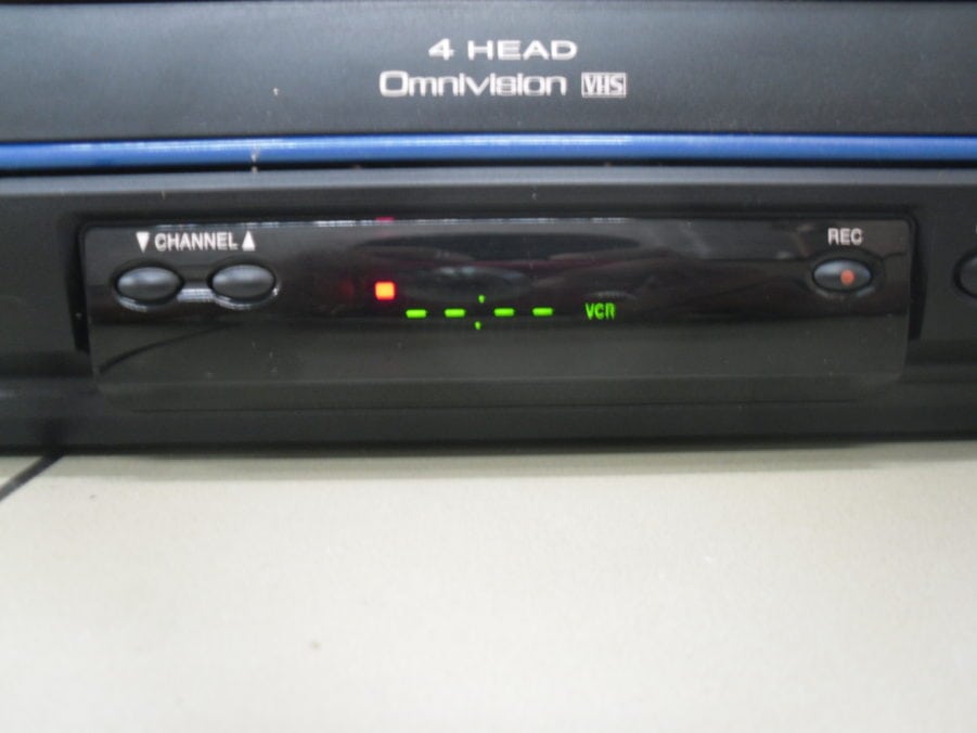 Panasosic PV-V4022 VHS VCR Video Player 4 Head Omni Vision Recorder - Image 2