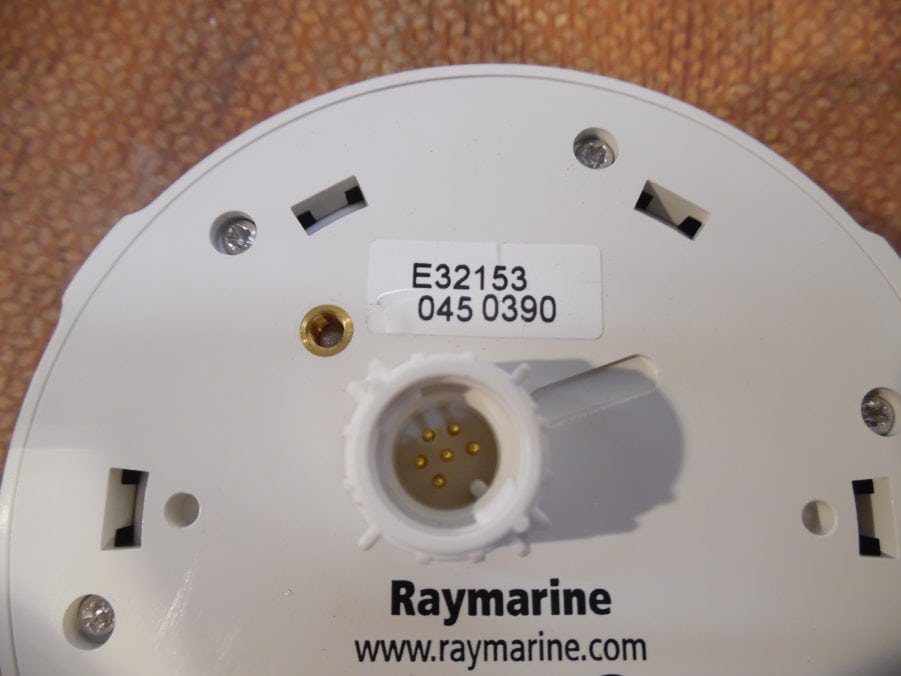 Raymarine Raystar 130 E32153 GPS Antenna W/ Base & Hardware Great