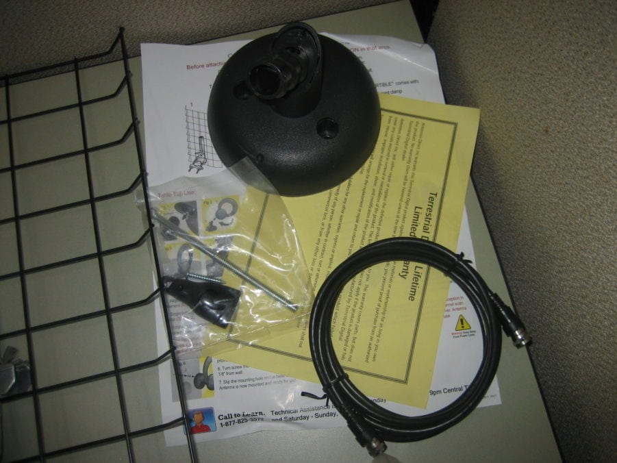 Antennas Direct C1C Convertible HDTV TV Indoor / Outdoor Antenna w/ Mount - Image 4