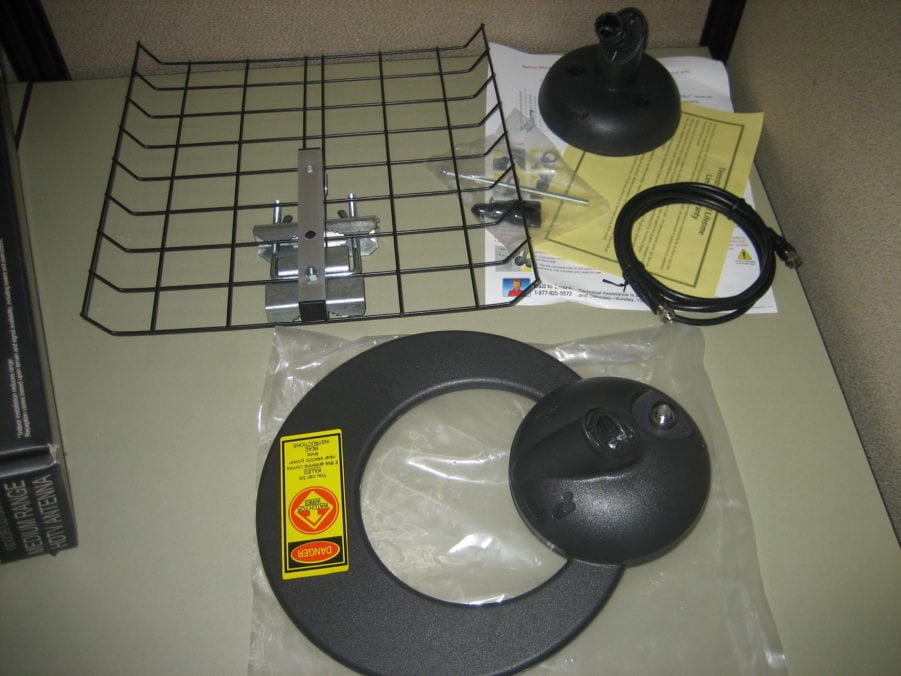 Antennas Direct C1C Convertible HDTV TV Indoor / Outdoor Antenna w/ Mount - Image 3