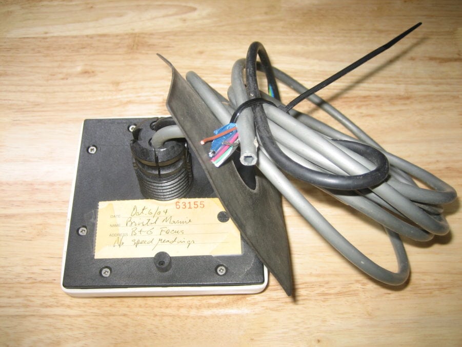 B&G B & G Focus Instrument + Suncover - POWERS ON, NO SPEED, FOR PARTS/REPAIR - Image 6