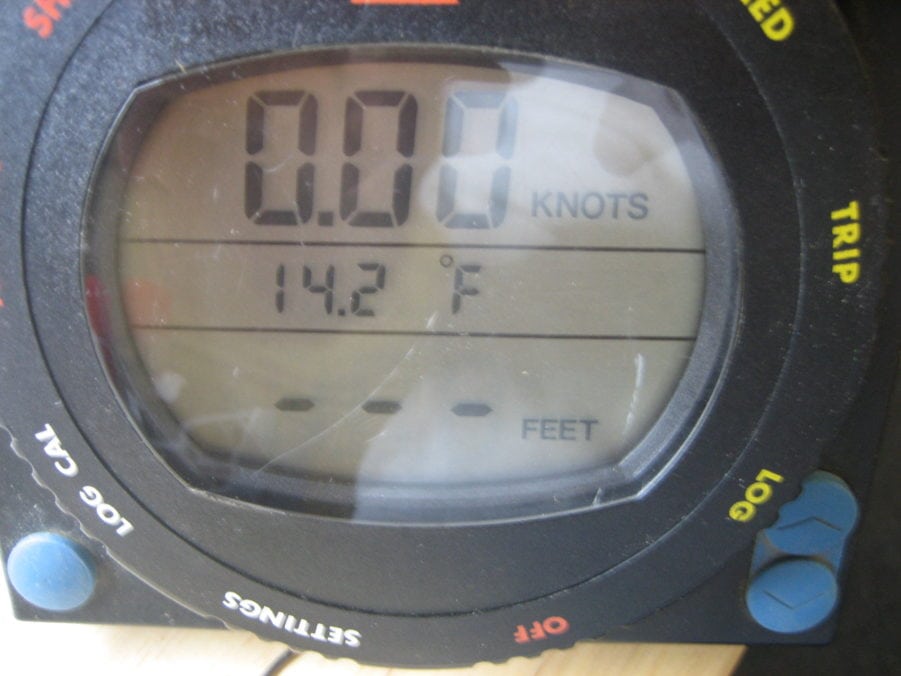 B&G B & G Focus Instrument + Suncover - POWERS ON, NO SPEED, FOR PARTS/REPAIR - Image 4