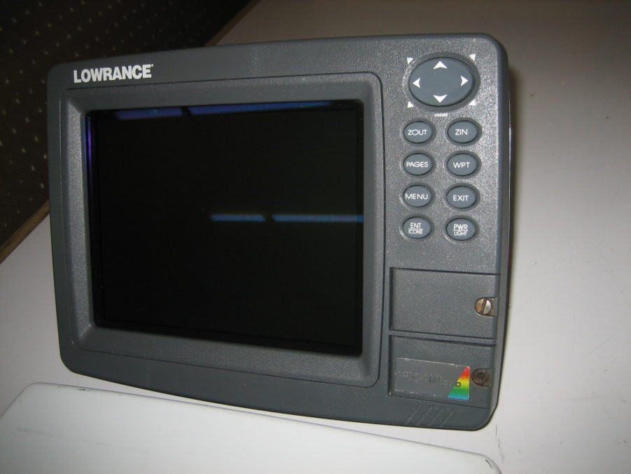Lowrance LCX-38c HD Fishfinder Chartplotter - Fully Functional but Card Reader Issue - Image 8