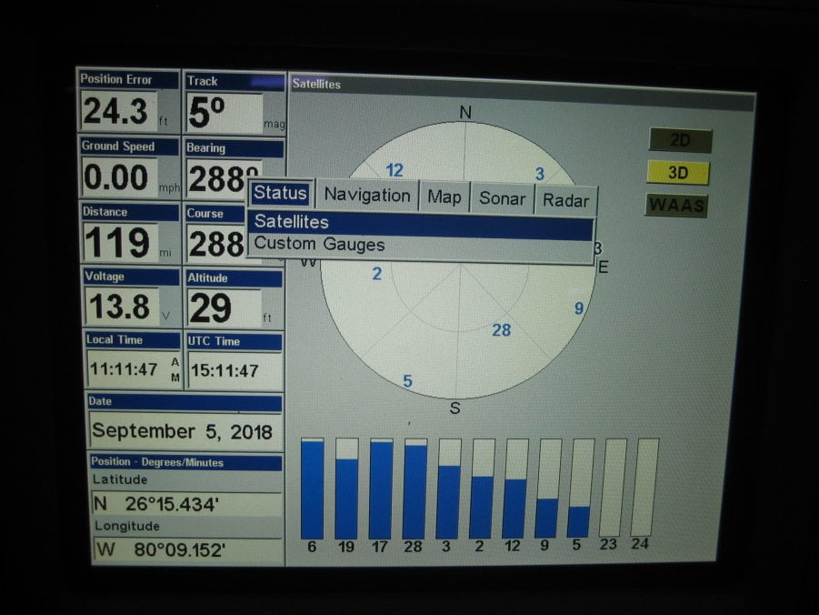 Lowrance LCX-38c HD Fishfinder Chartplotter - Fully Functional but Card Reader Issue - Image 5