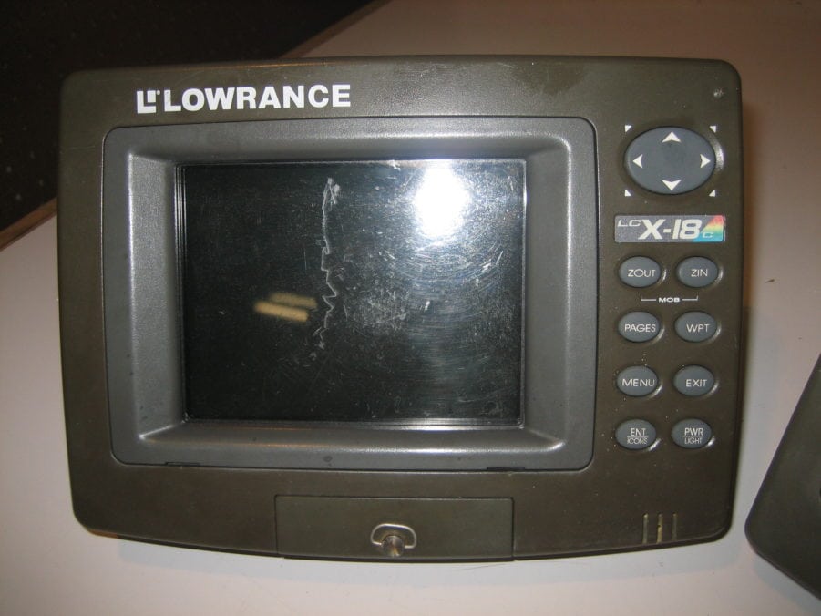 Lowrance LOT OF 2 LCX-18c Units FOR PARTS/REPAIR - BOTH TURN ON AND MOSTLY FUNCT - Image 3