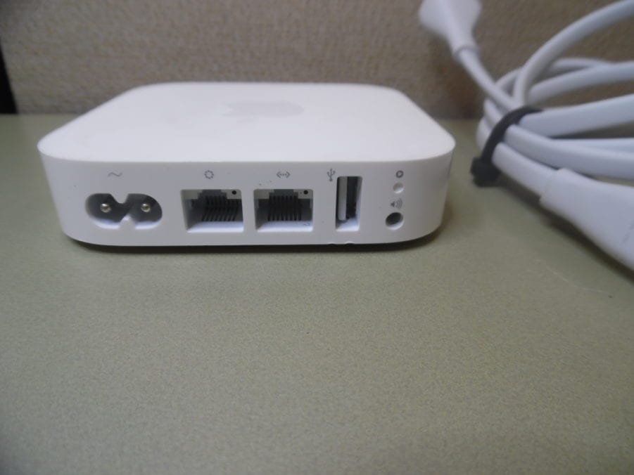 Apple A1392 AirPort Express Base Station 802.11n WiFi Router MC414LL/A w/ Cable - Image 4