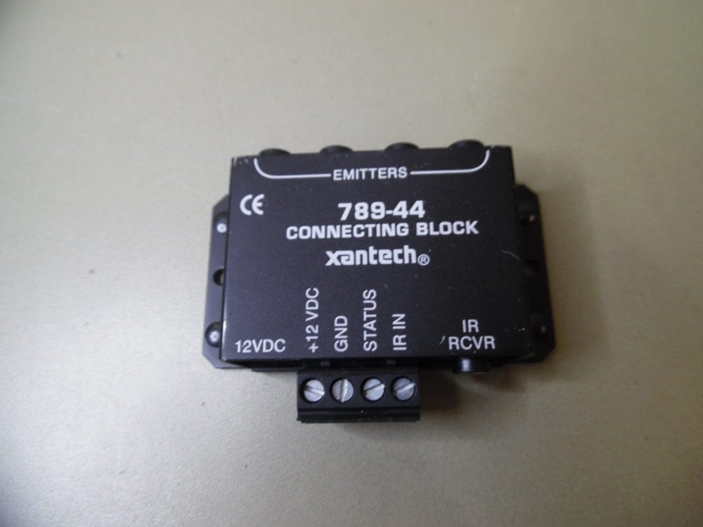 Xantech 78944 1Zone 4 IR Emitters Connecting Block 12V Max Marine