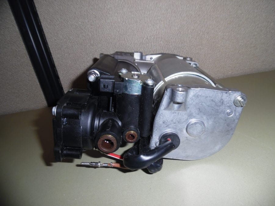 Genuine BMW Suspension Air Compressor f/ 2000-06 BMW X5 E53 Corner Leveling Top - Image 6