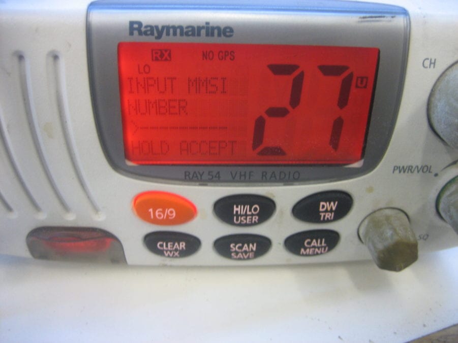Raymarine Ray54 DSC VHF Radio w/ Microphone and Mount Brackets - Image 6