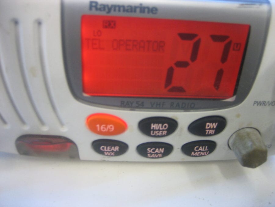 Raymarine Ray54 DSC VHF Radio w/ Microphone and Mount Brackets - Image 5