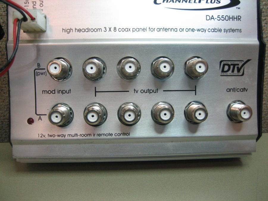 CHANNEL PLUS DA-550HHR DTV CHANNEL COAX CABLE PANEL AMPLIFIER - Image 2