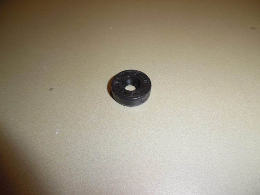 Simrad/Robertson Shaft Seal 8x22x7 F/ RPU80/160/300 P/N 44149722 - Image 2