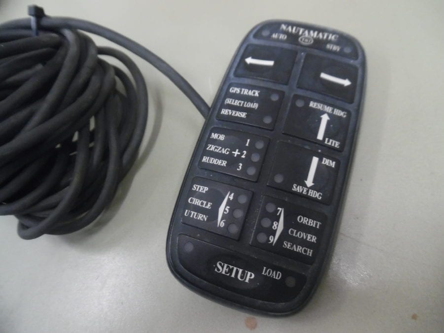 Nautamatic TR-1 Gladiator Autopilot Flush Mount Remote Control -TESTED - Image 2