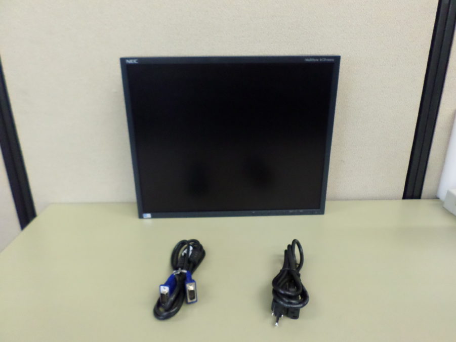 NEC 19" LCD Monitor - MultiSync  LCD1980FXi - 115/230VAC - Tested