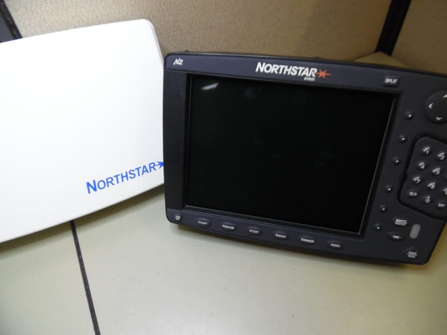 Northstar 6100i MultiFunction 12v - 32V Marine Display 8.4" w/ Sun Cover -Tested