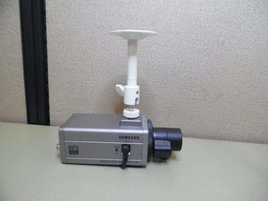 SAMSUNG SCC-131B DIGITAL COLOR SECURITY CAMERA w/ Mount -TESTED!