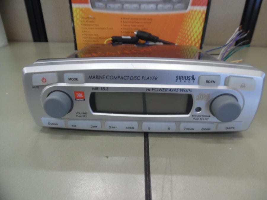 JBL MR18 Marine AM/FM/SIRIUS/CD/AUX Stereo Head Unit TESTED! Max Marine Electronics