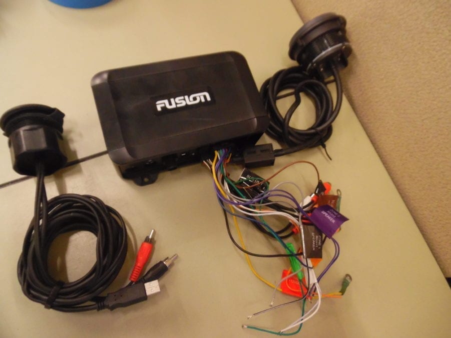 FUSION MS-BB100 MARINE STEREO BLACK BOX BLUETOOTH USB NMEA w/ REMOTE - Image 3