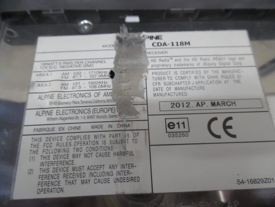 Alpine CDA-118M Marine Stereo Radio Head Unit - TESTED - Image 4