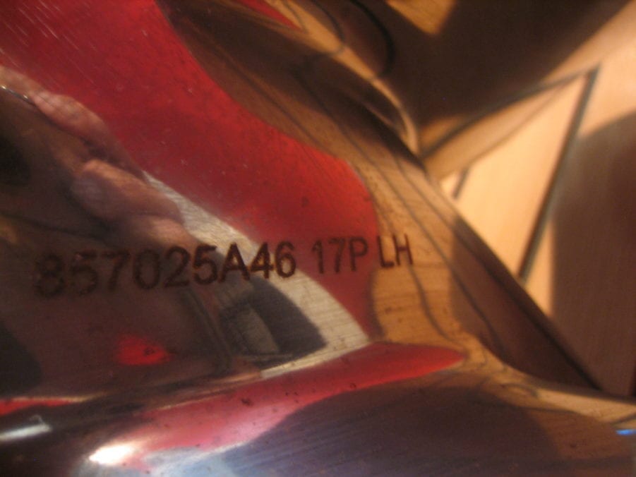 Mercury Revolution 4 17P LEFT & RIGHT PROPELLER SET 17 Pitch (Counter Standard) - Image 7