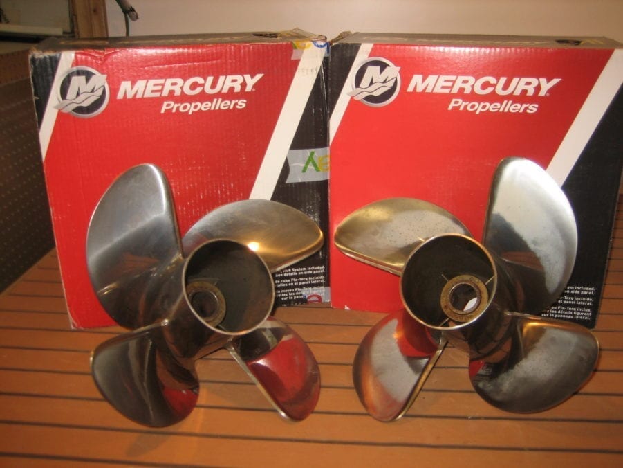 Mercury Revolution 4 17P LEFT & RIGHT PROPELLER SET 17 Pitch (Counter Standard)