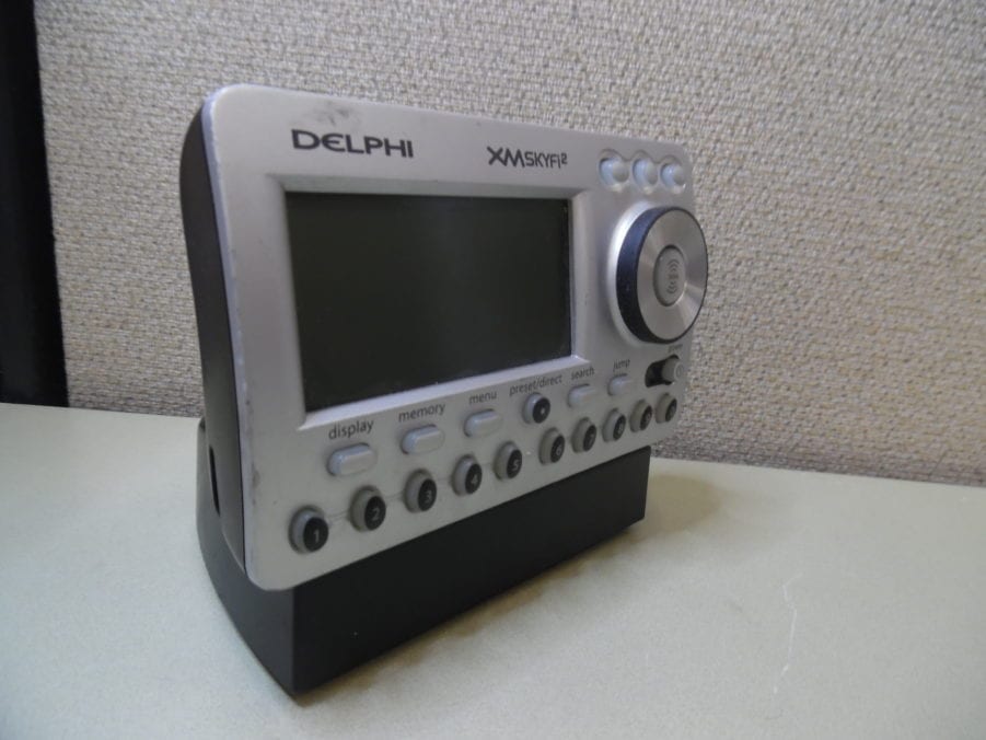 Delphi XMSKYFi2 Satellite Radio Receiver Tuner and Dock - Image 6