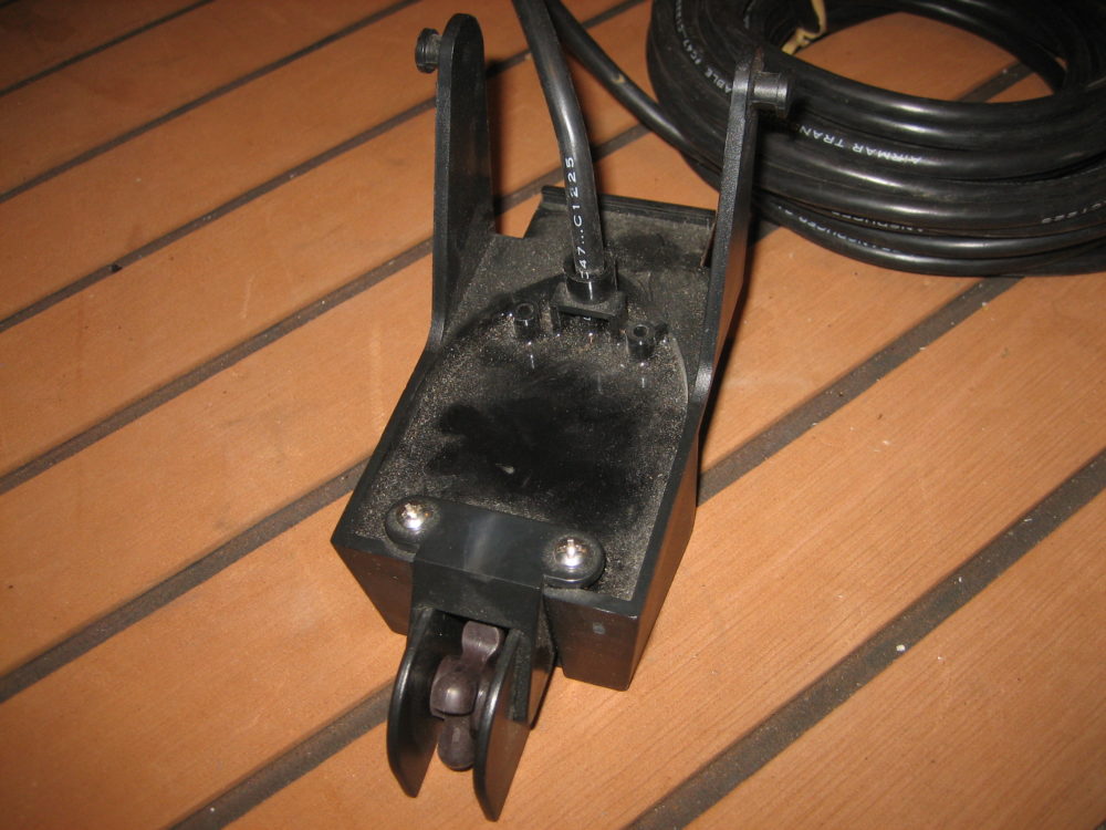 Raymarine P65 Transom Mount Transducer Depth Speed Temp E66007 work