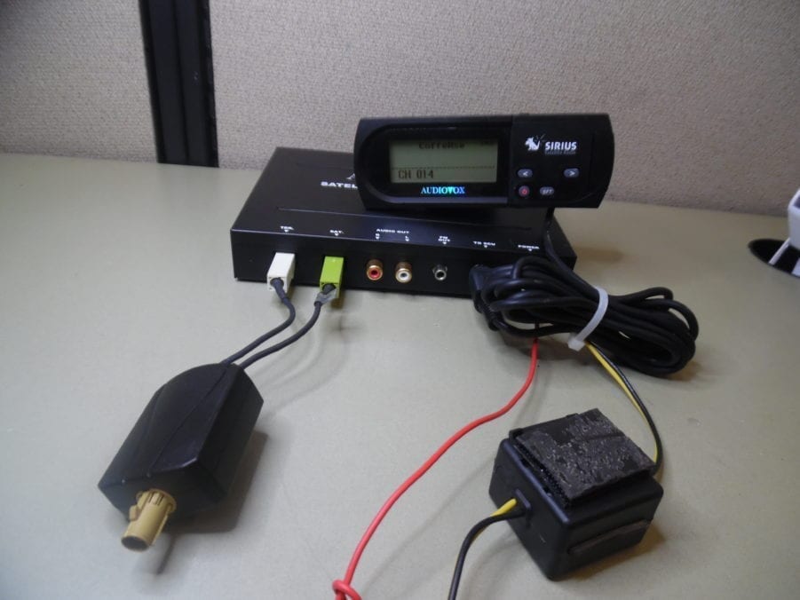 Audiovox 144D2345 144D2347 Sirius Satellite Radio Tuner Box and Remote