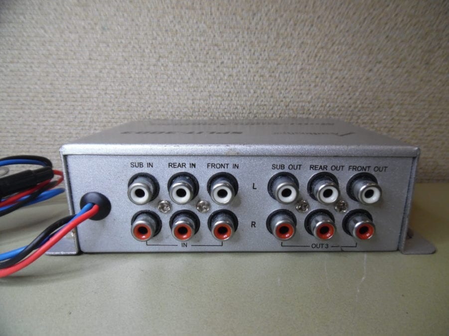 Nippon AudioPipe SPLIT-3003 Multi-Audio Amplifier w/ 3 RCA Outputs - Image 4