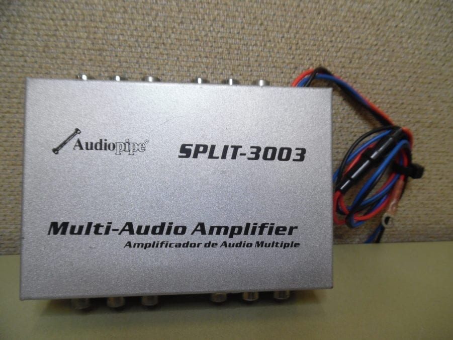 Nippon AudioPipe SPLIT-3003 Multi-Audio Amplifier w/ 3 RCA Outputs