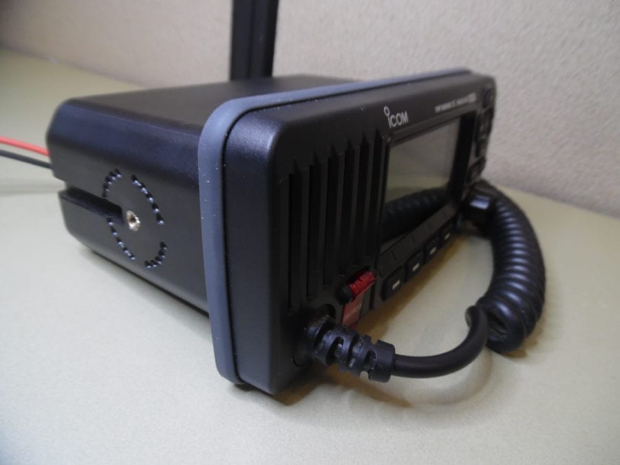 Icom IC-M424G Marine VHF Radio w/ Mic - Image 3